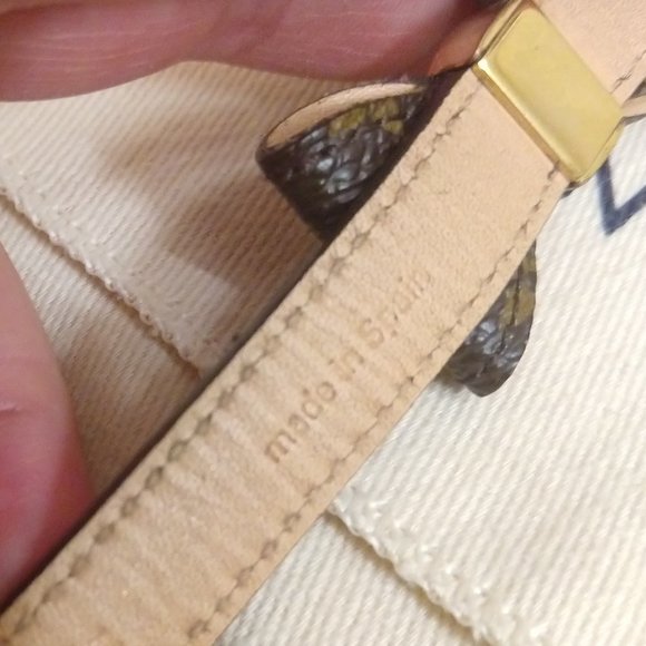 Louis Vuitton Monogram Bow Bracelet - Picture 9 of 12